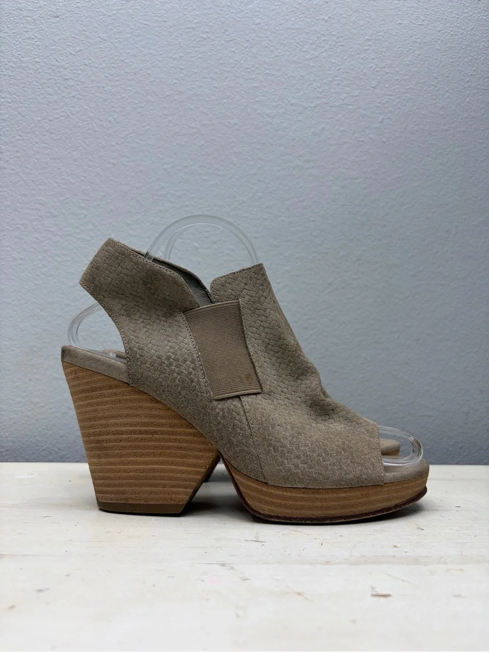 Eileen Fisher Taupe Thatched Suede Wood Block Heels Size 7